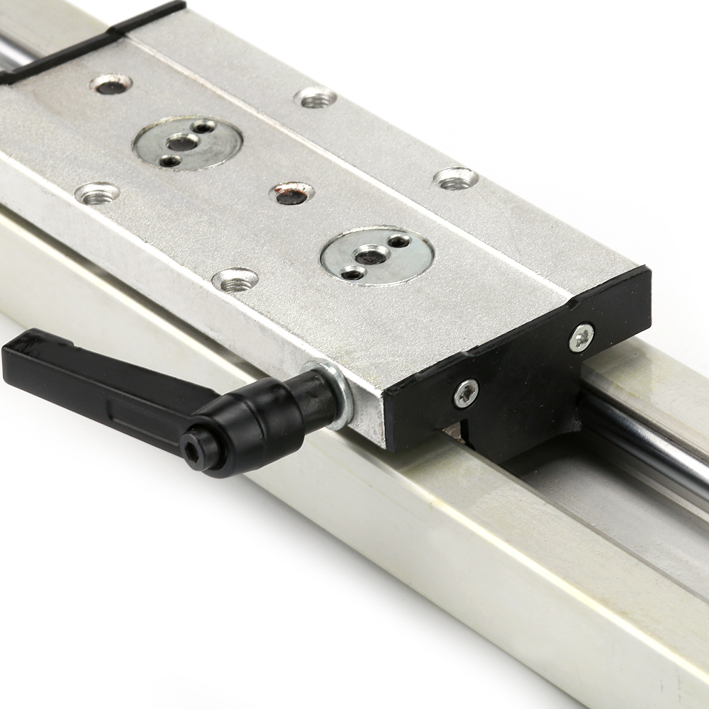 Extremely fast heavyduty roller linear guide with builtin square