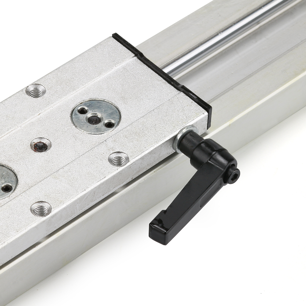 Extremely fast heavyduty roller linear guide with builtin square